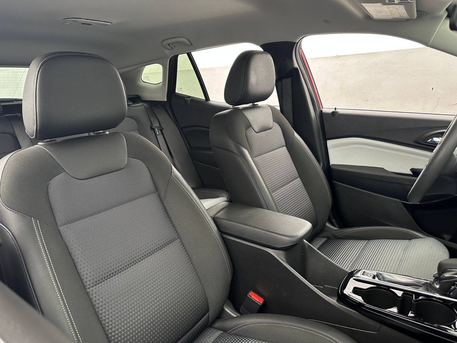 Thumbnail: 2025 Chevrolet Trax - 2