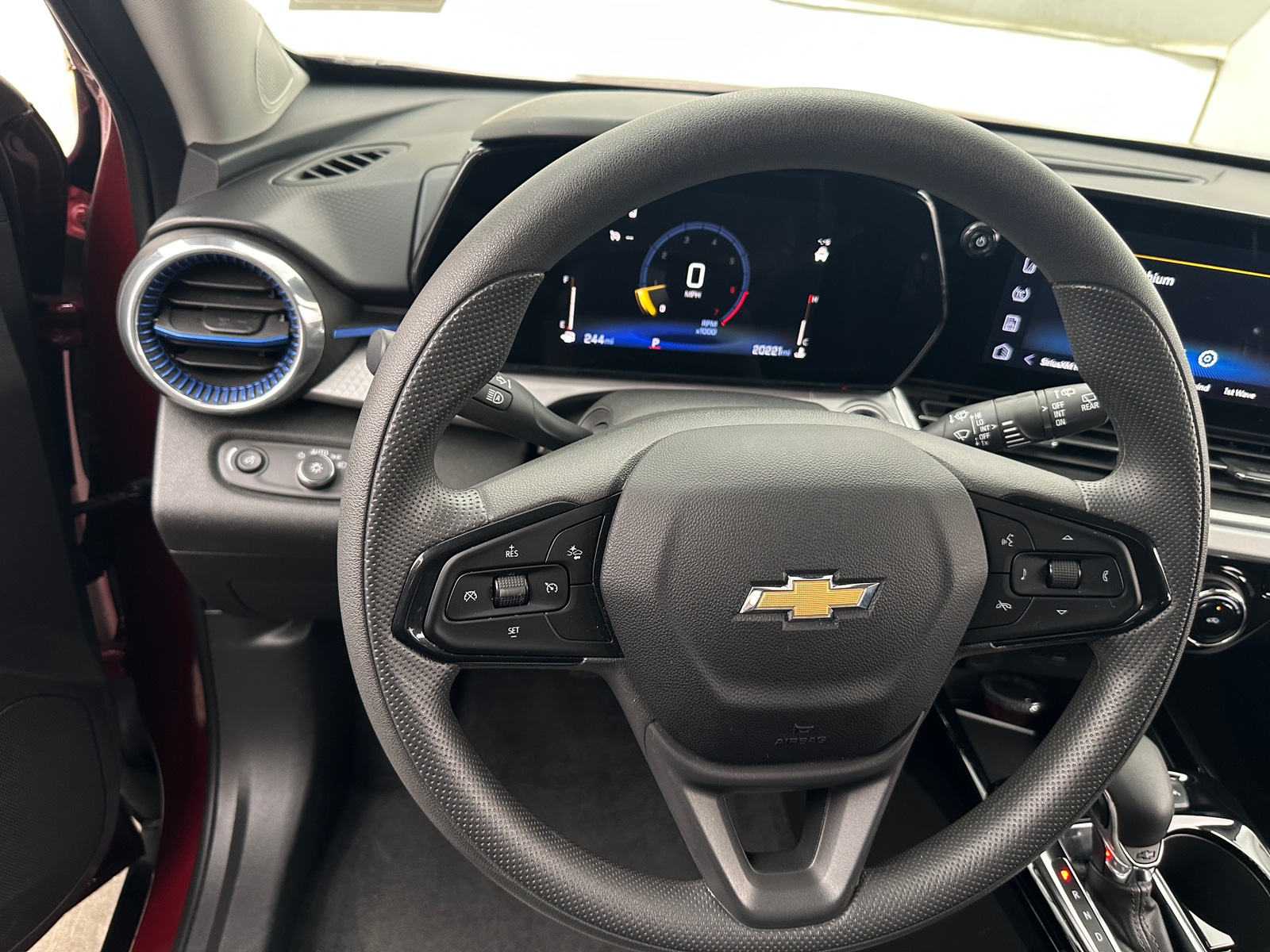 Thumbnail: 2025 Chevrolet Trax - 5