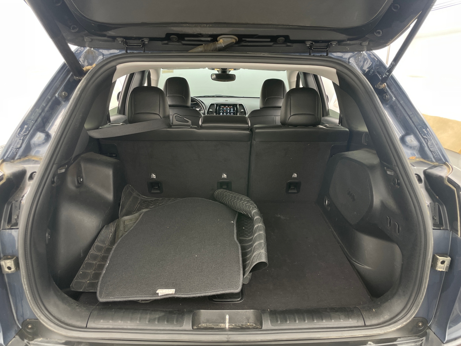 Thumbnail: 2020 Jeep Cherokee - 6