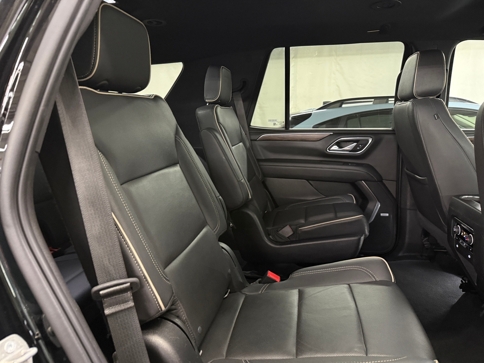 Thumbnail: 2022 Chevrolet Tahoe - 5