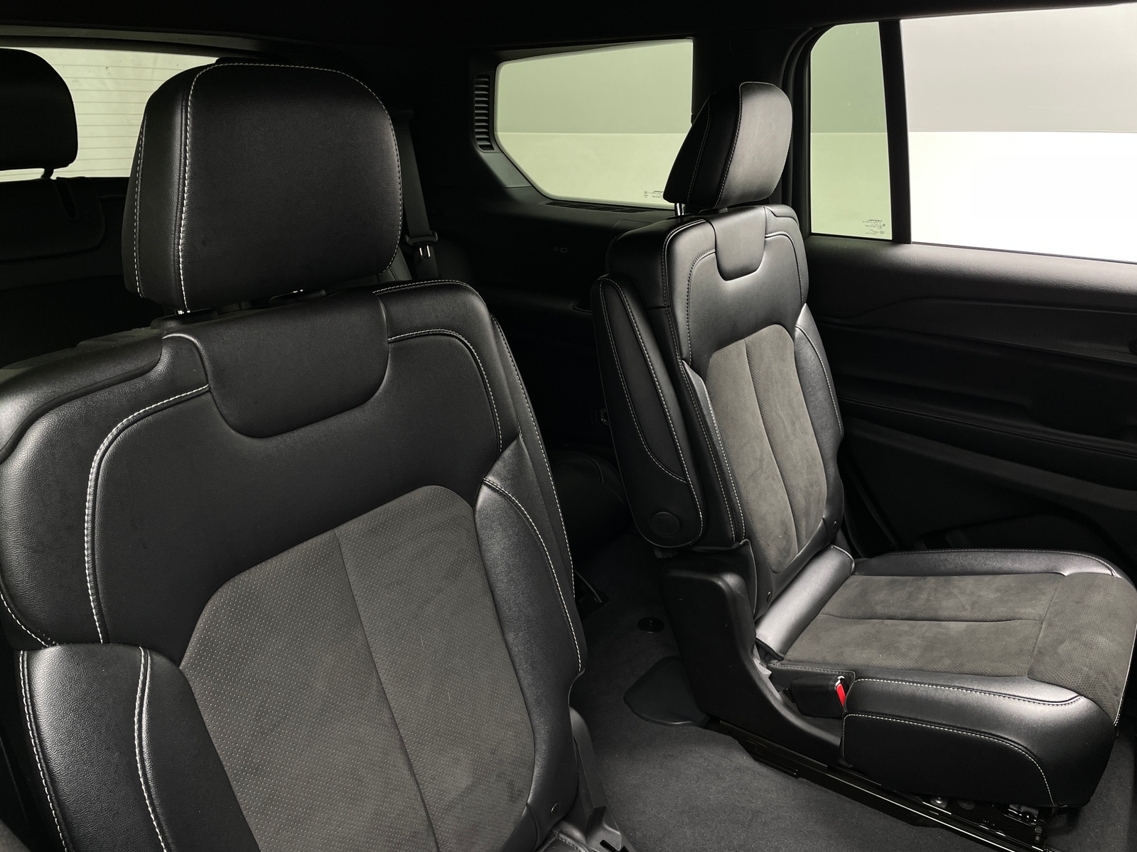 Thumbnail: 2023 Jeep Grand Cherokee L - 5