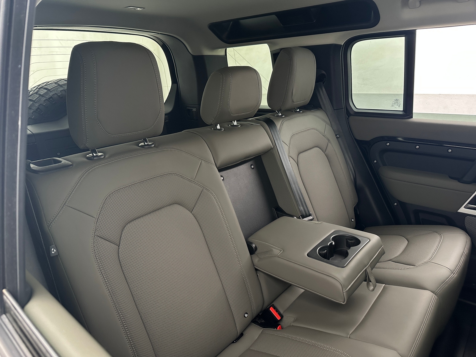 Thumbnail: 2024 Land Rover Defender - 5