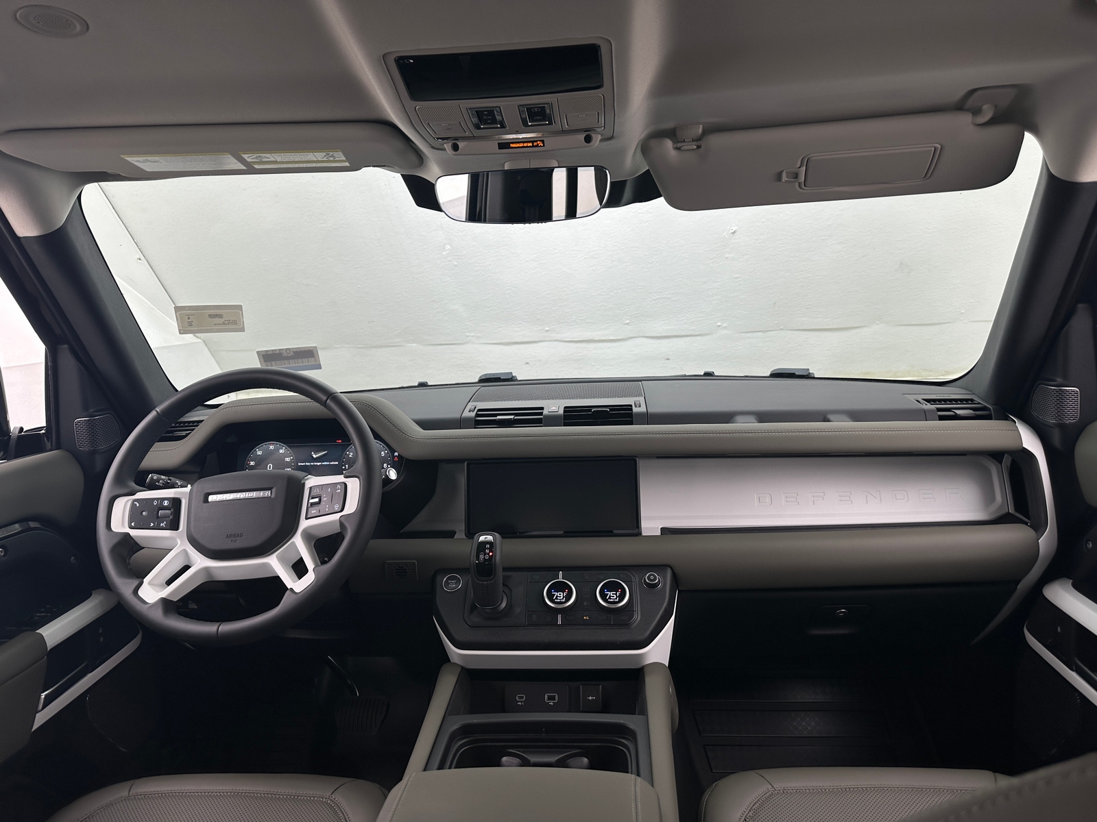 Thumbnail: 2024 Land Rover Defender - 2
