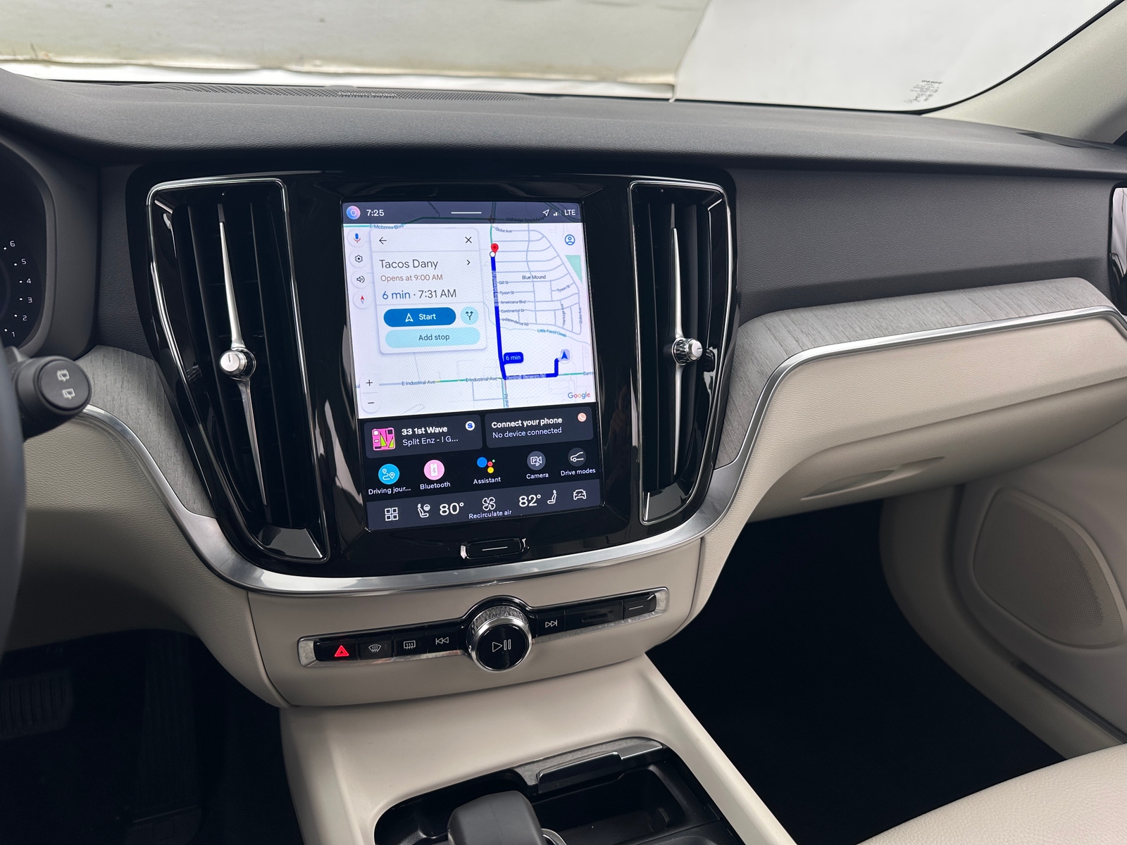 Thumbnail: 2023 Volvo V60 - 3