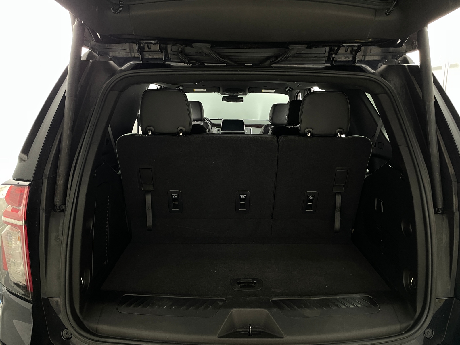 Thumbnail: 2021 Chevrolet Tahoe - 6