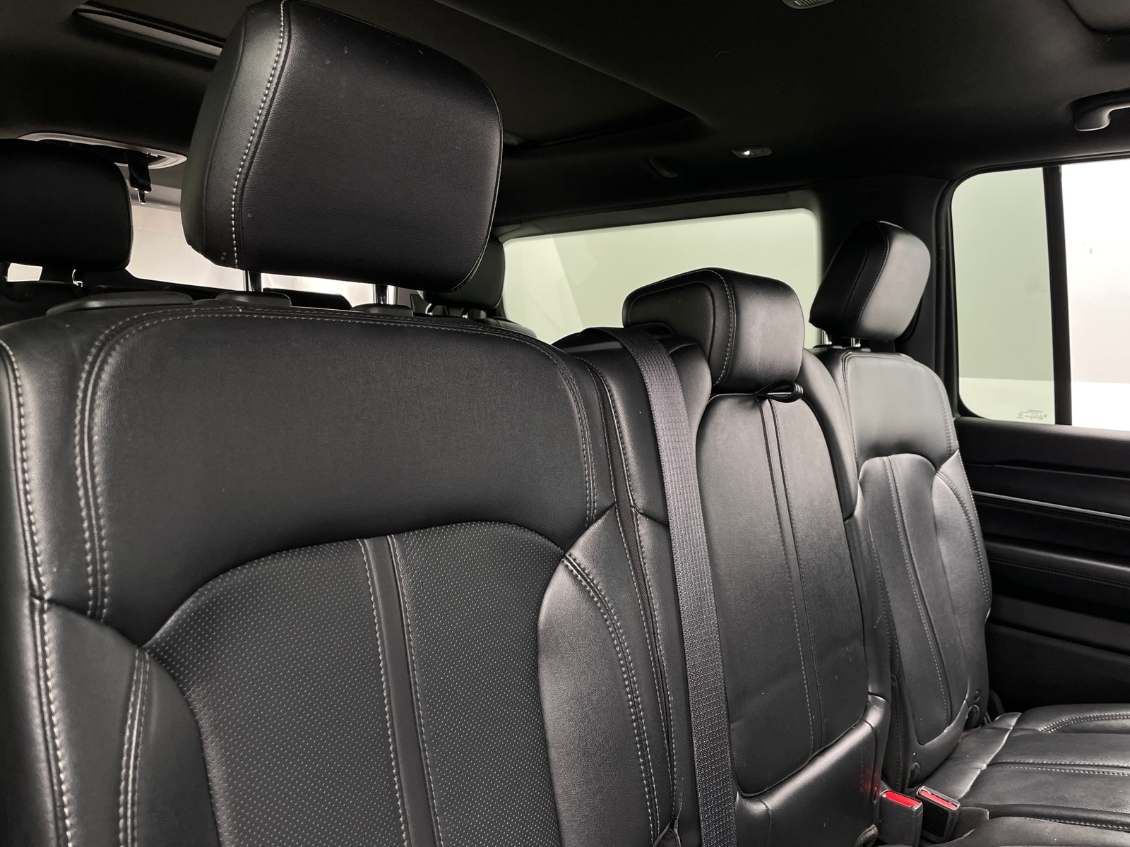 Thumbnail: 2023 Jeep Wagoneer - 5