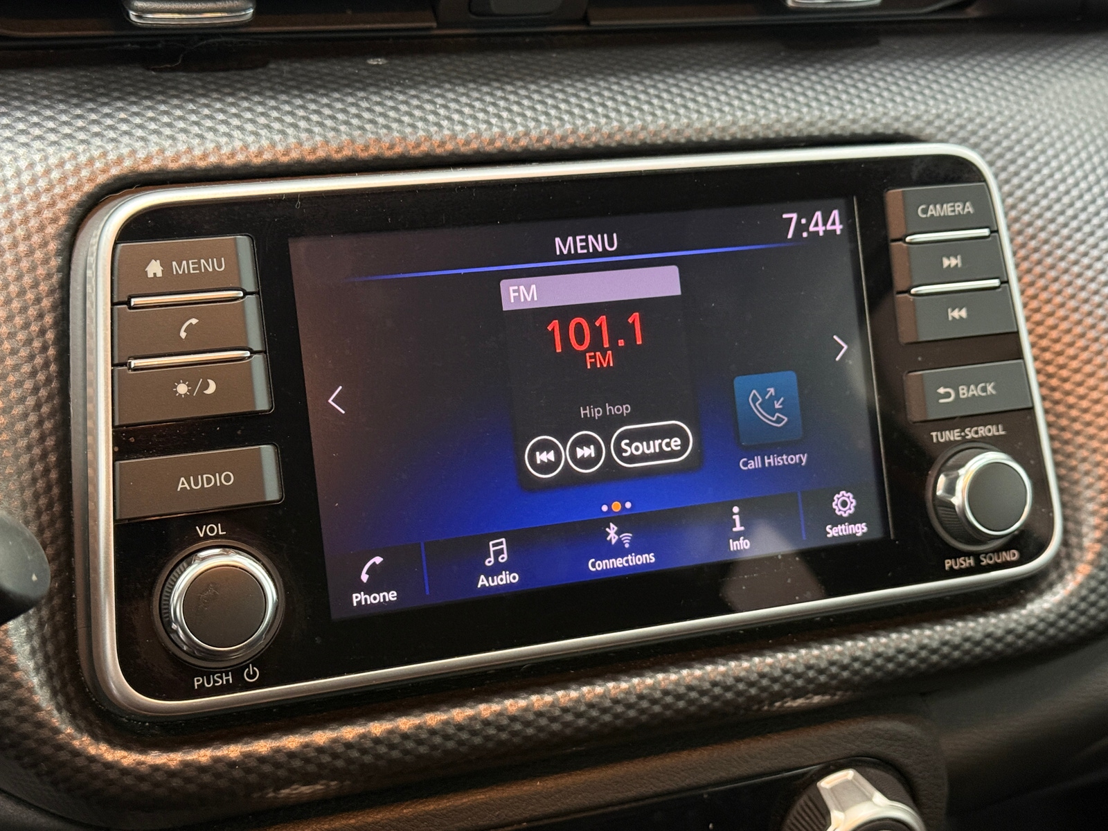 Thumbnail: 2019 Nissan Kicks - 4