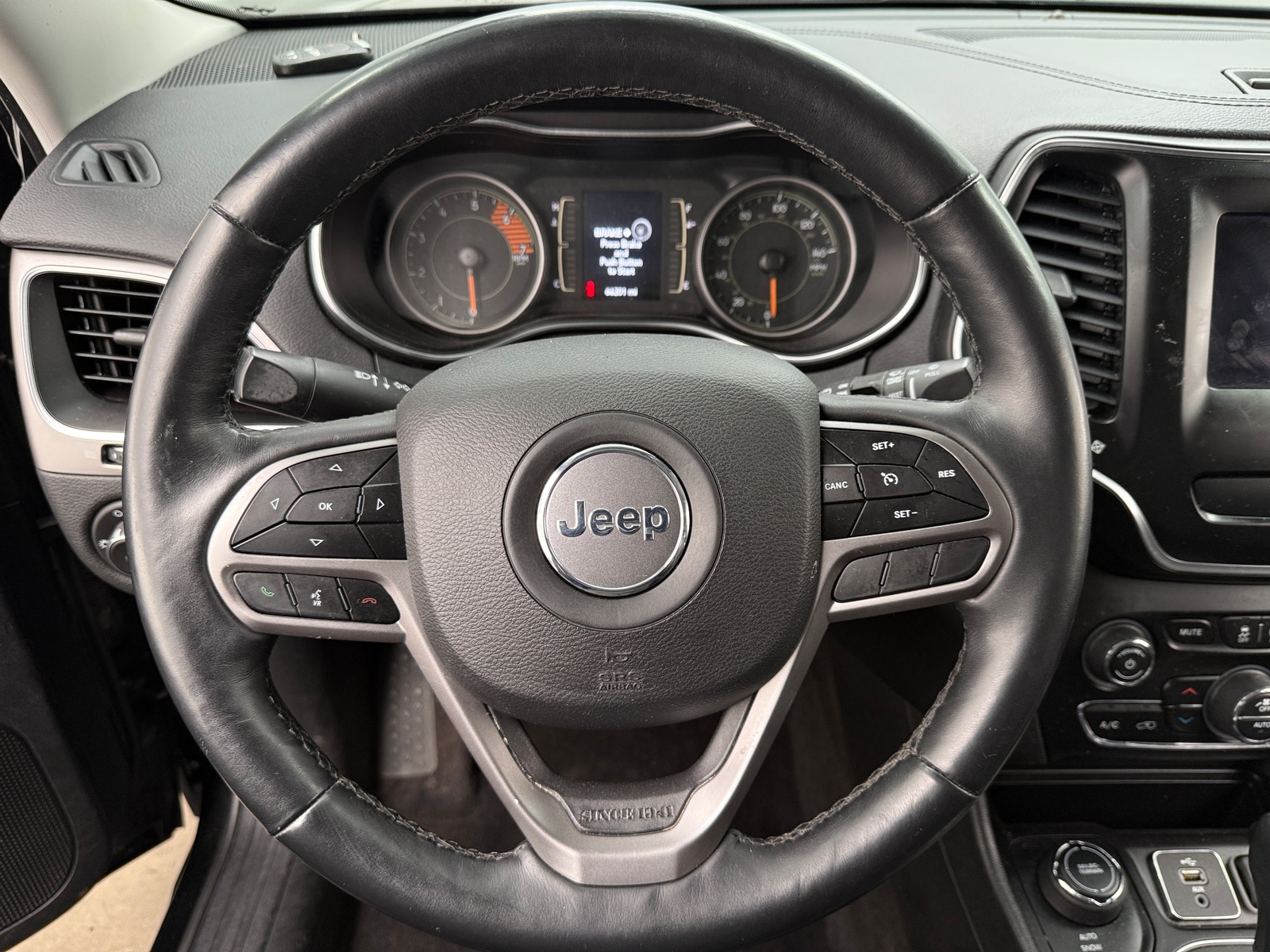 Thumbnail: 2019 Jeep Cherokee - 5