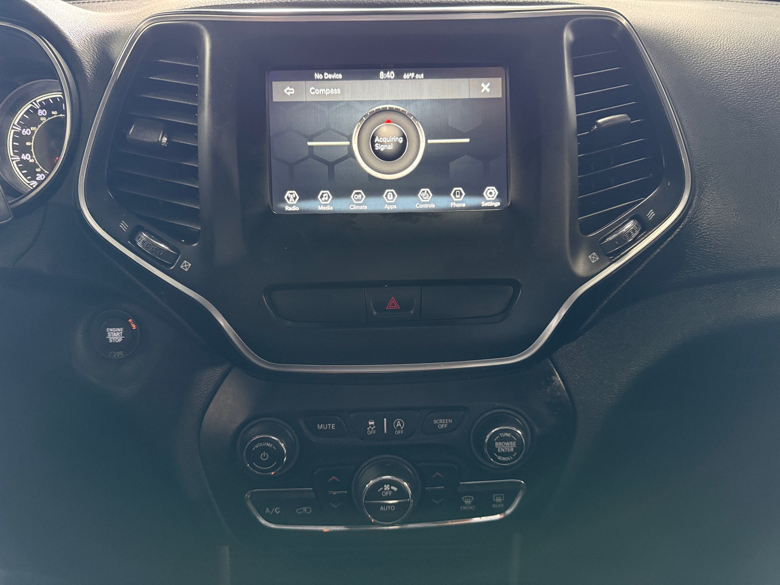 Thumbnail: 2019 Jeep Cherokee - 4