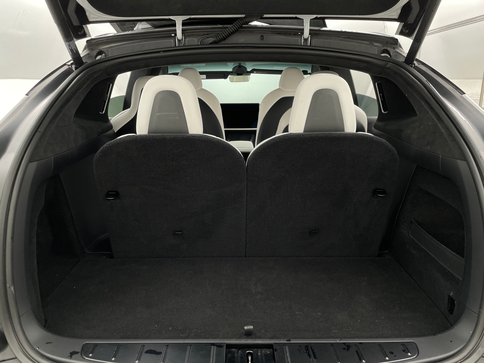 Thumbnail: 2022 Tesla Model X - 6