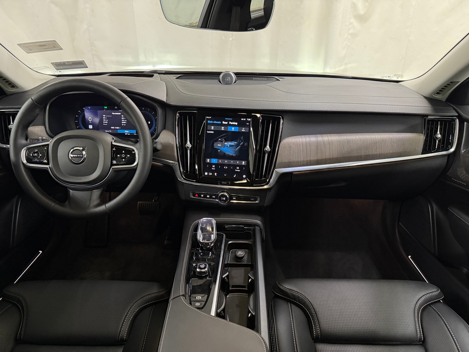 Thumbnail: 2024 Volvo S90 - 2