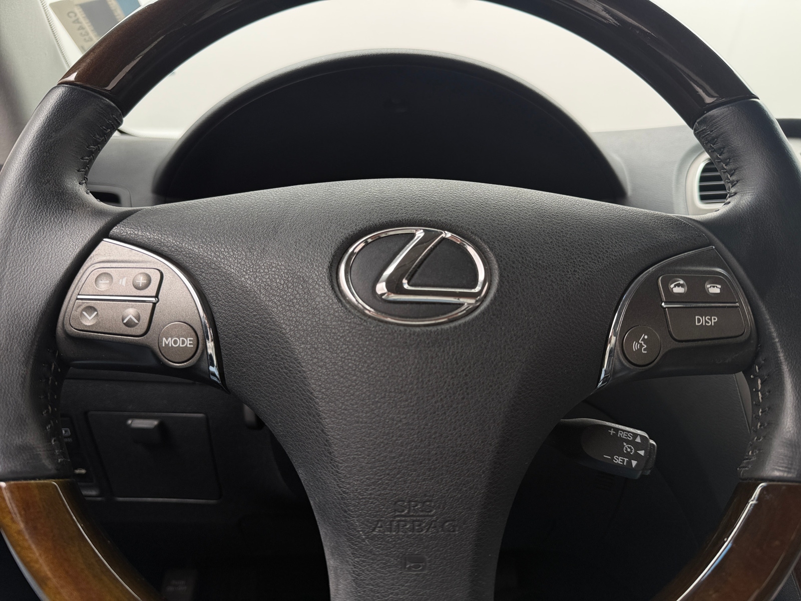 Thumbnail: 2011 Lexus ES - 4