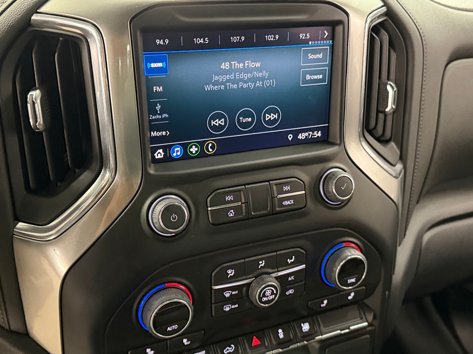 Thumbnail: 2022 Chevrolet Silverado 2500 - 4