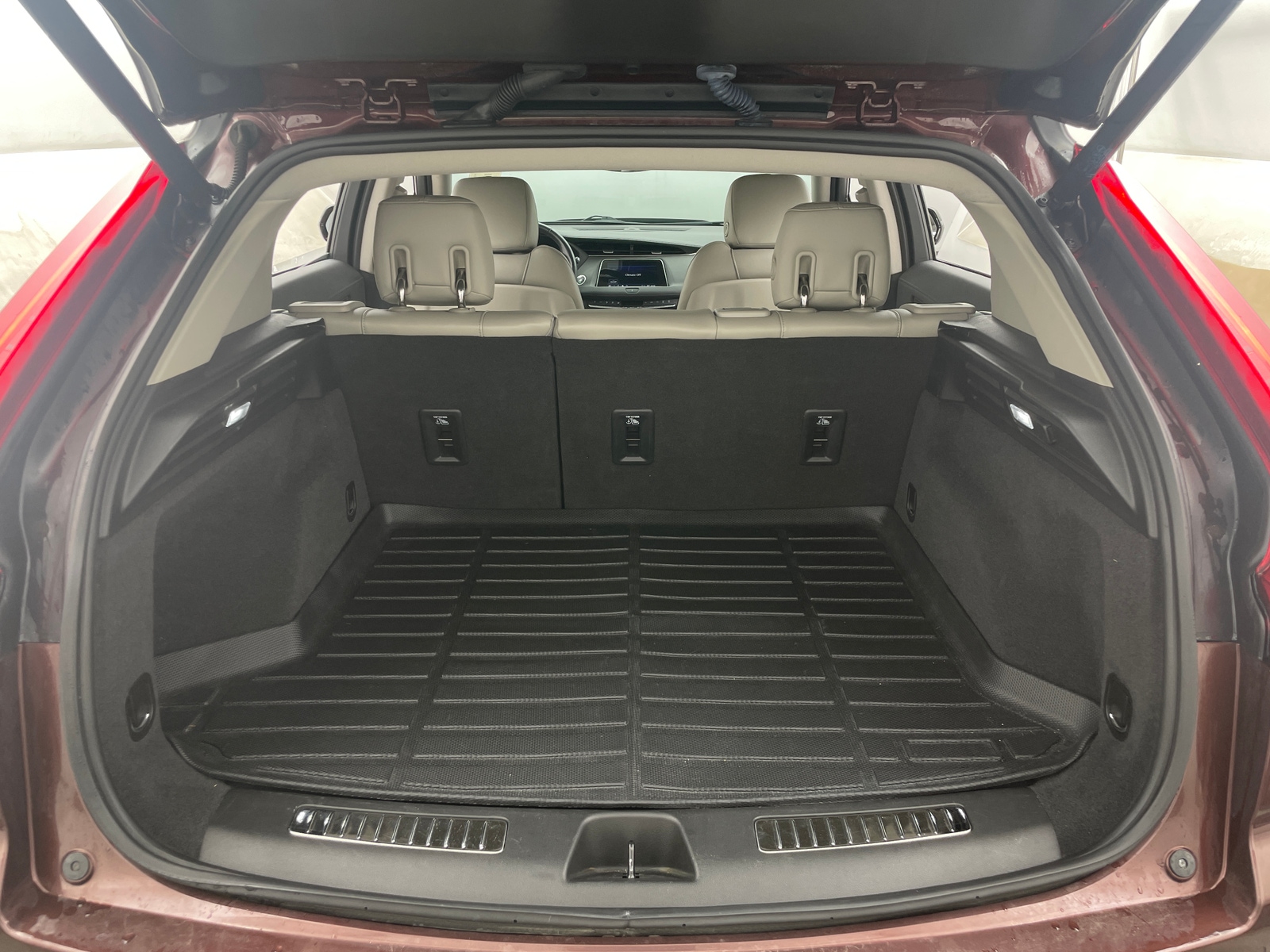 Thumbnail: 2022 Cadillac XT4 - 6