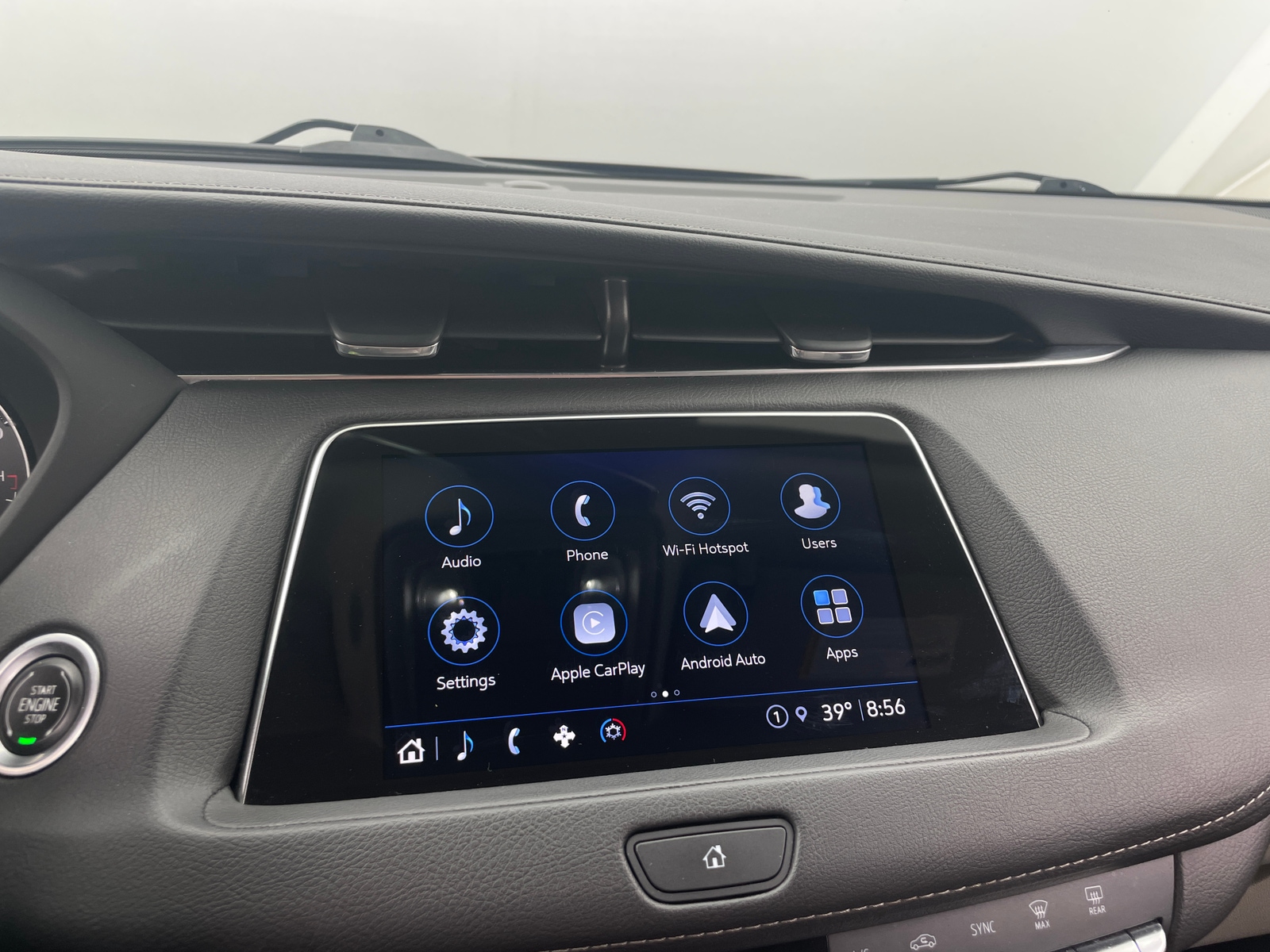 Thumbnail: 2022 Cadillac XT4 - 3