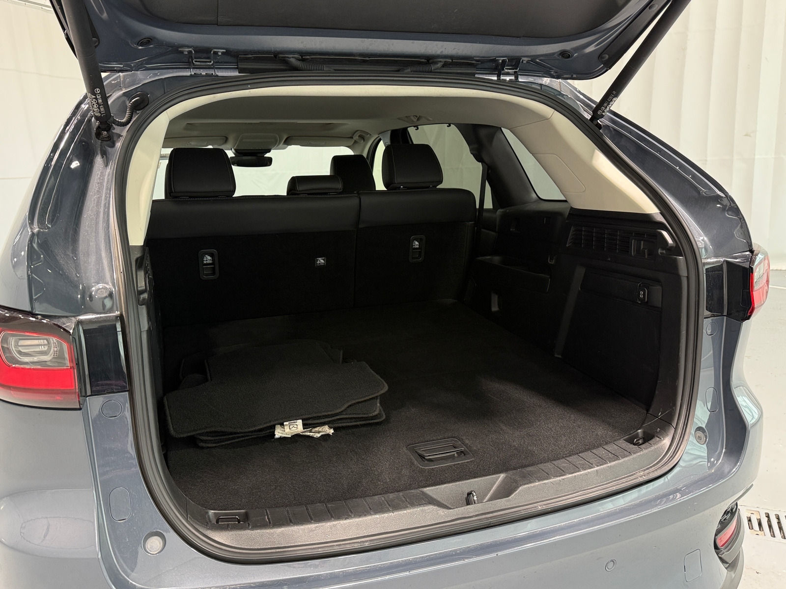 Thumbnail: 2025 Mazda CX-70 - 6