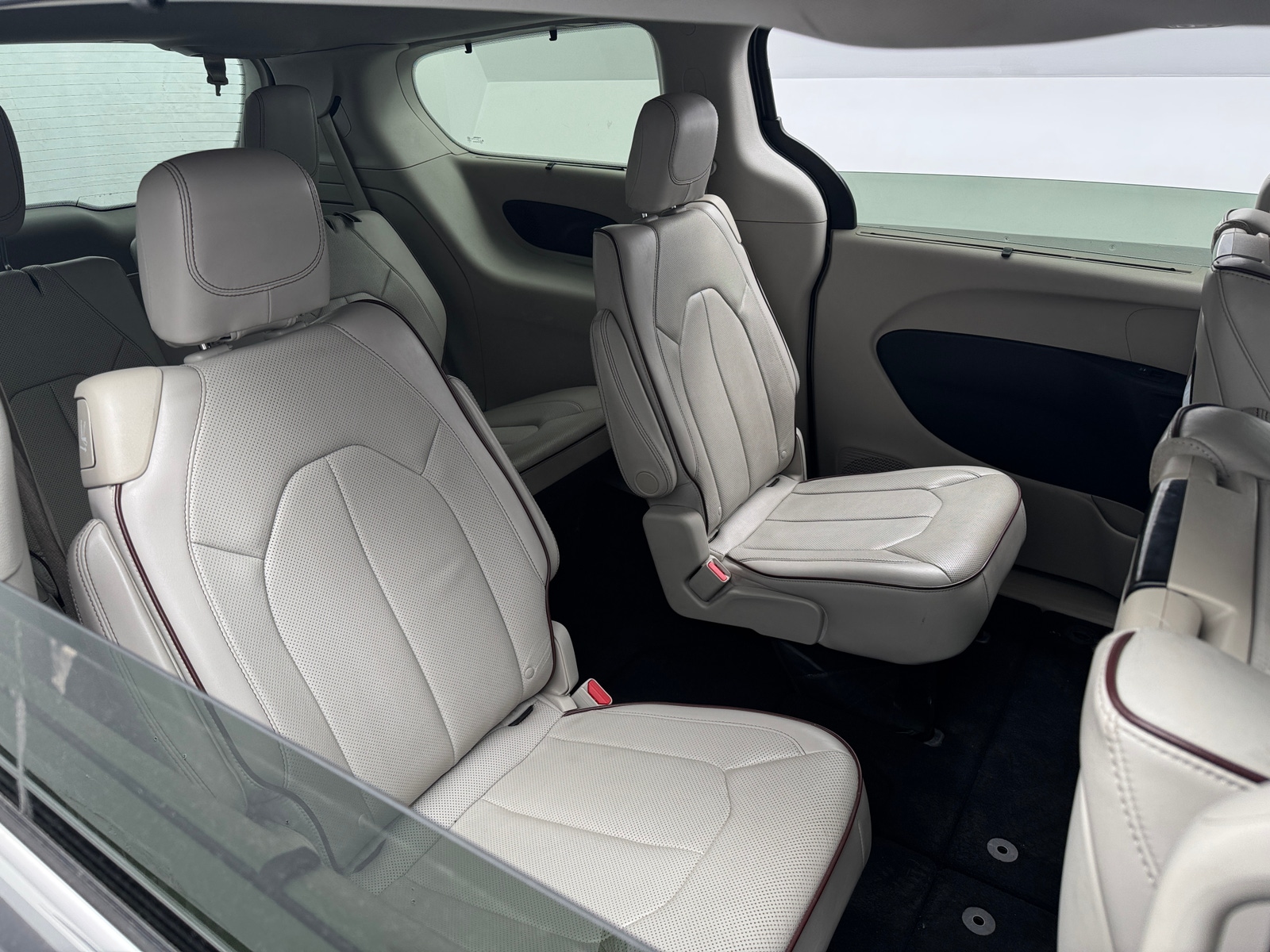 Thumbnail: 2017 Chrysler Pacifica - 5