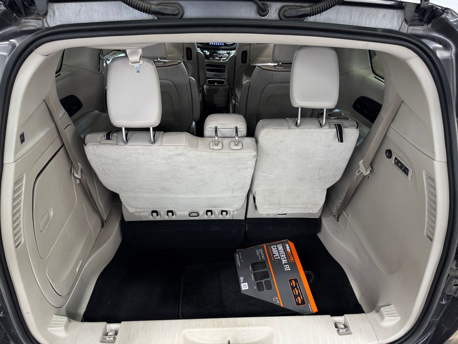 Thumbnail: 2017 Chrysler Pacifica - 6