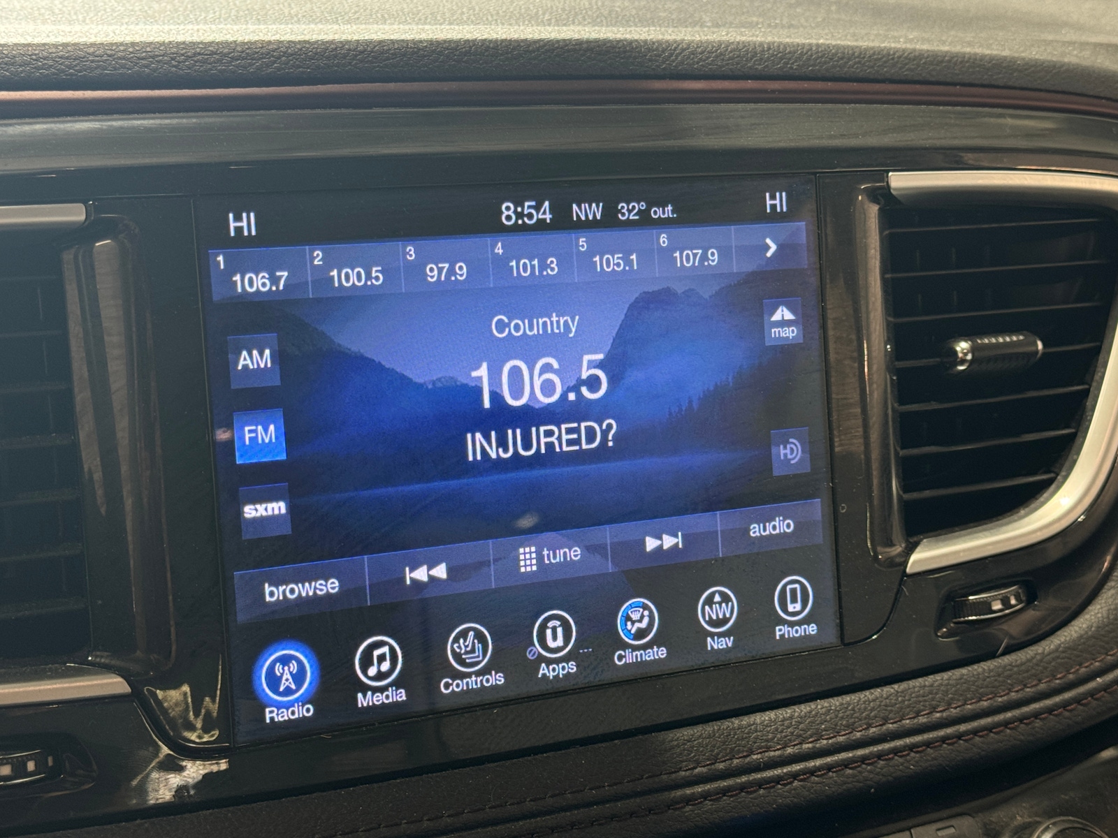 Thumbnail: 2017 Chrysler Pacifica - 3