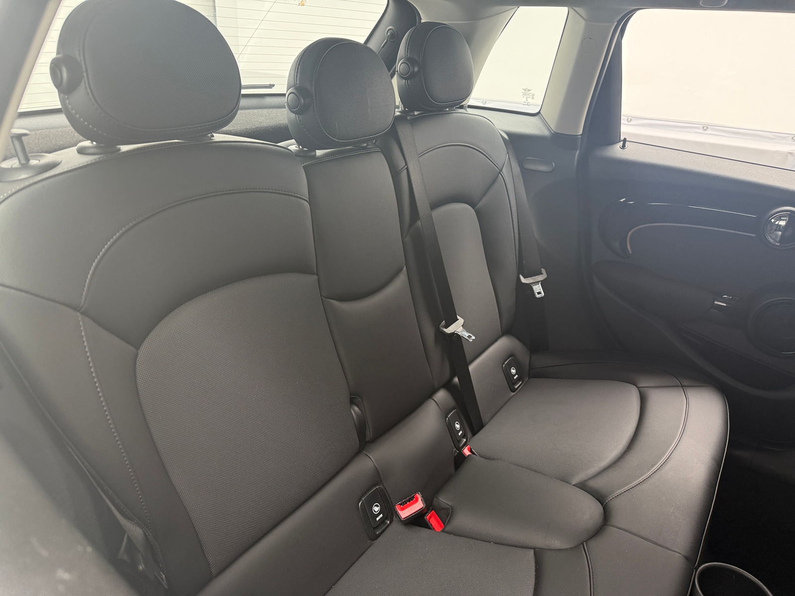 Thumbnail: 2023 MINI Cooper Hardtop - 5
