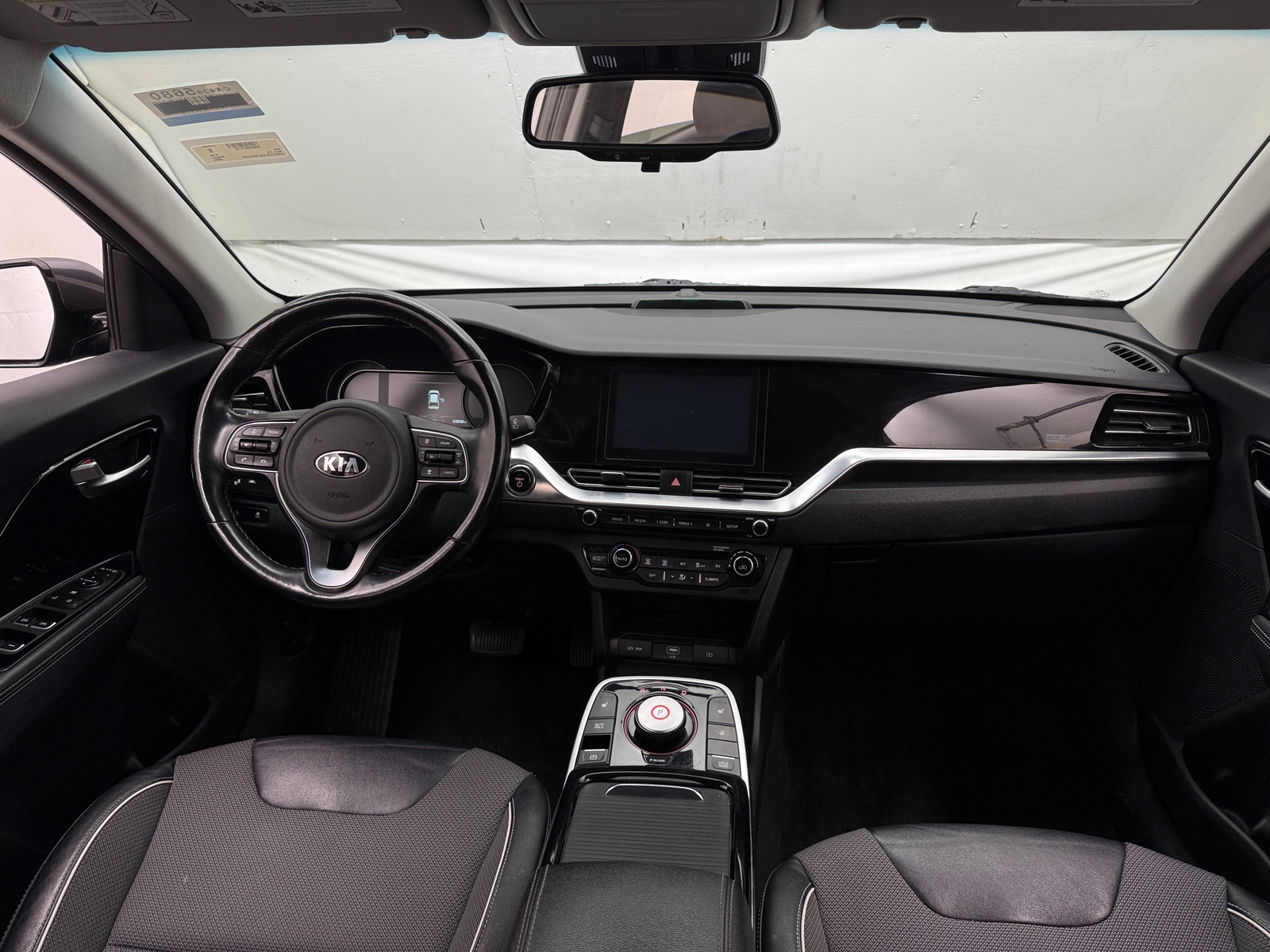 Thumbnail: 2020 Kia Niro - 2