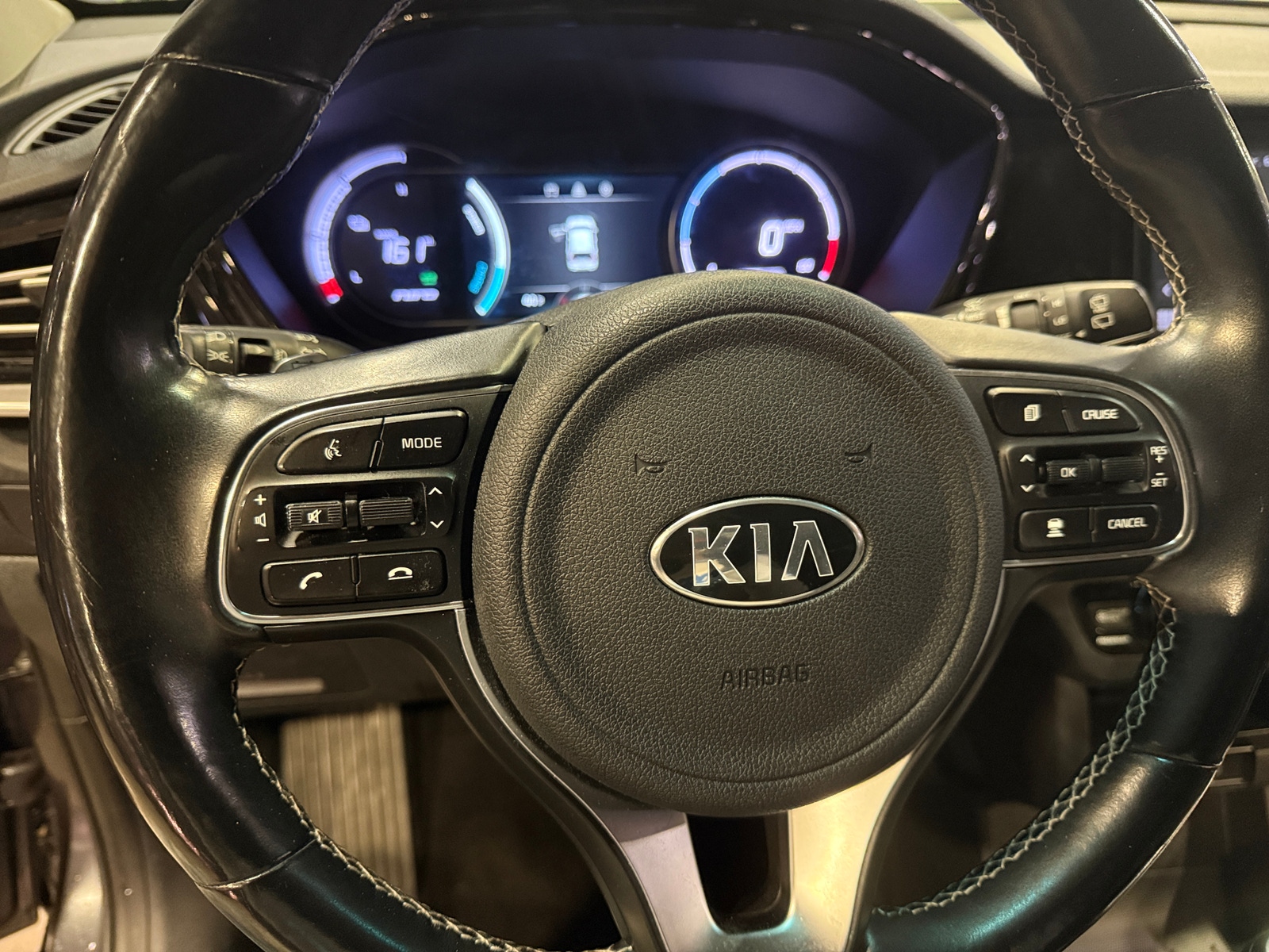 Thumbnail: 2020 Kia Niro - 4