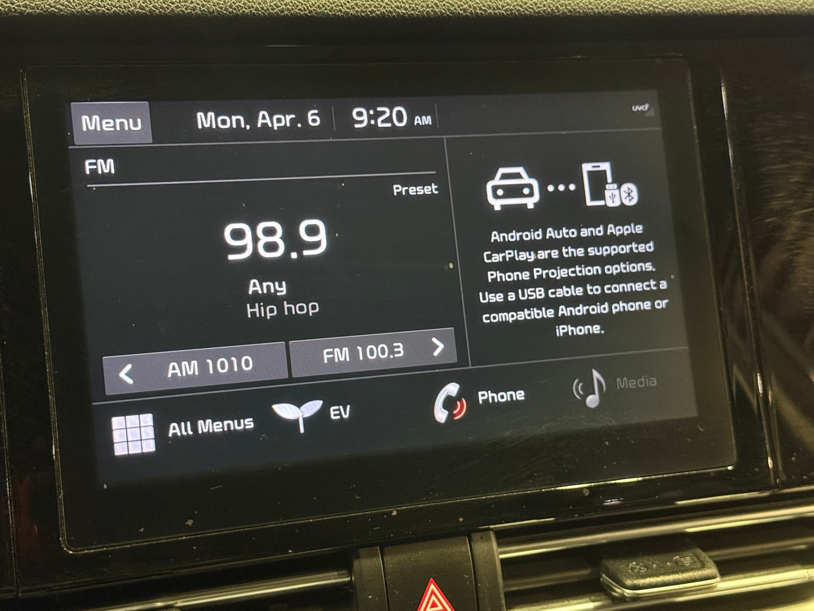 Thumbnail: 2020 Kia Niro - 3