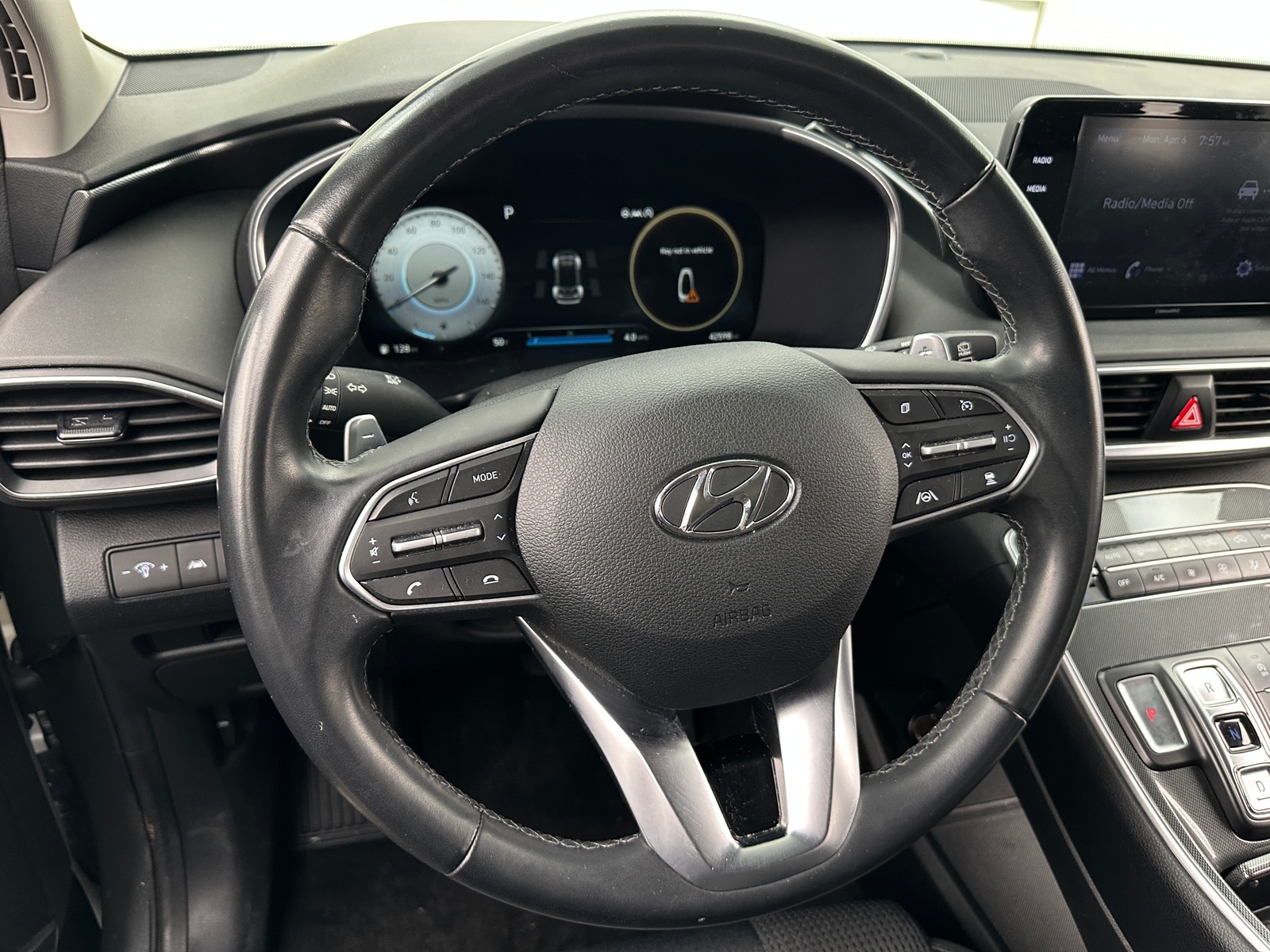 Thumbnail: 2022 Hyundai Santa Fe - 5