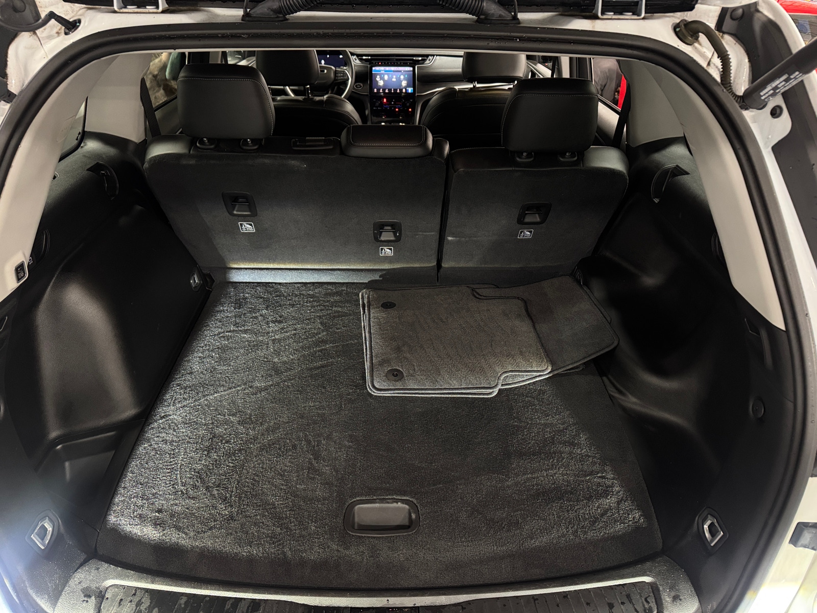 Thumbnail: 2023 Jeep Grand Cherokee - 6