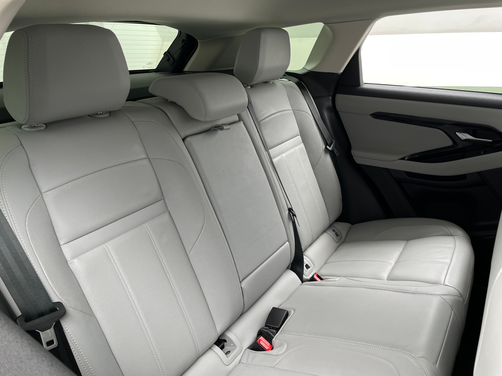 Thumbnail: 2025 Land Rover Range Rover Evoque - 5