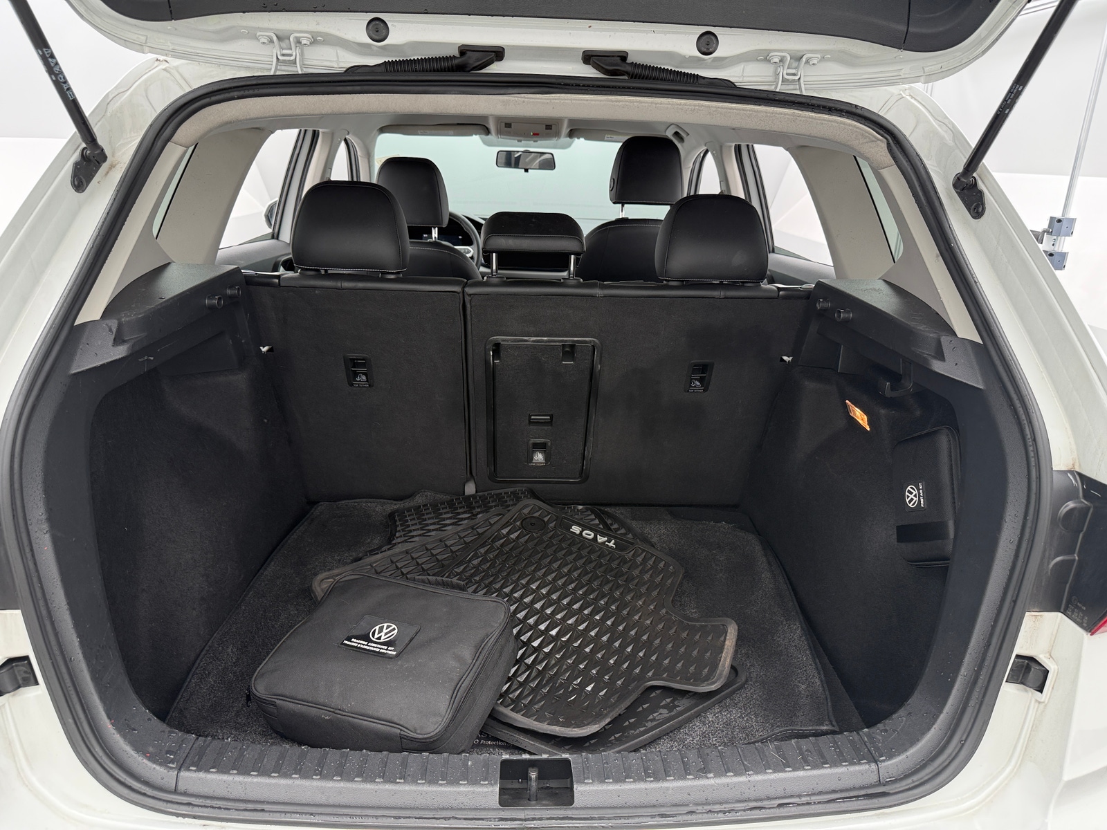 Thumbnail: 2022 Volkswagen Taos - 6