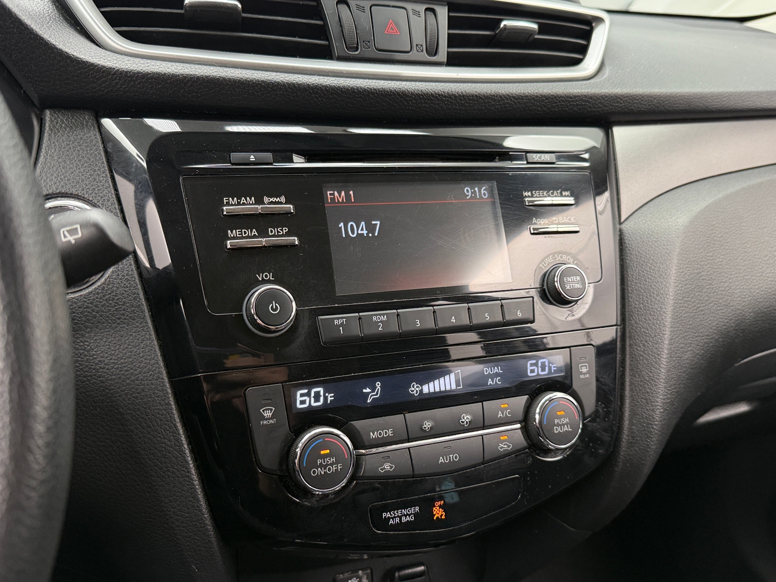 Thumbnail: 2015 Nissan Rogue - 4