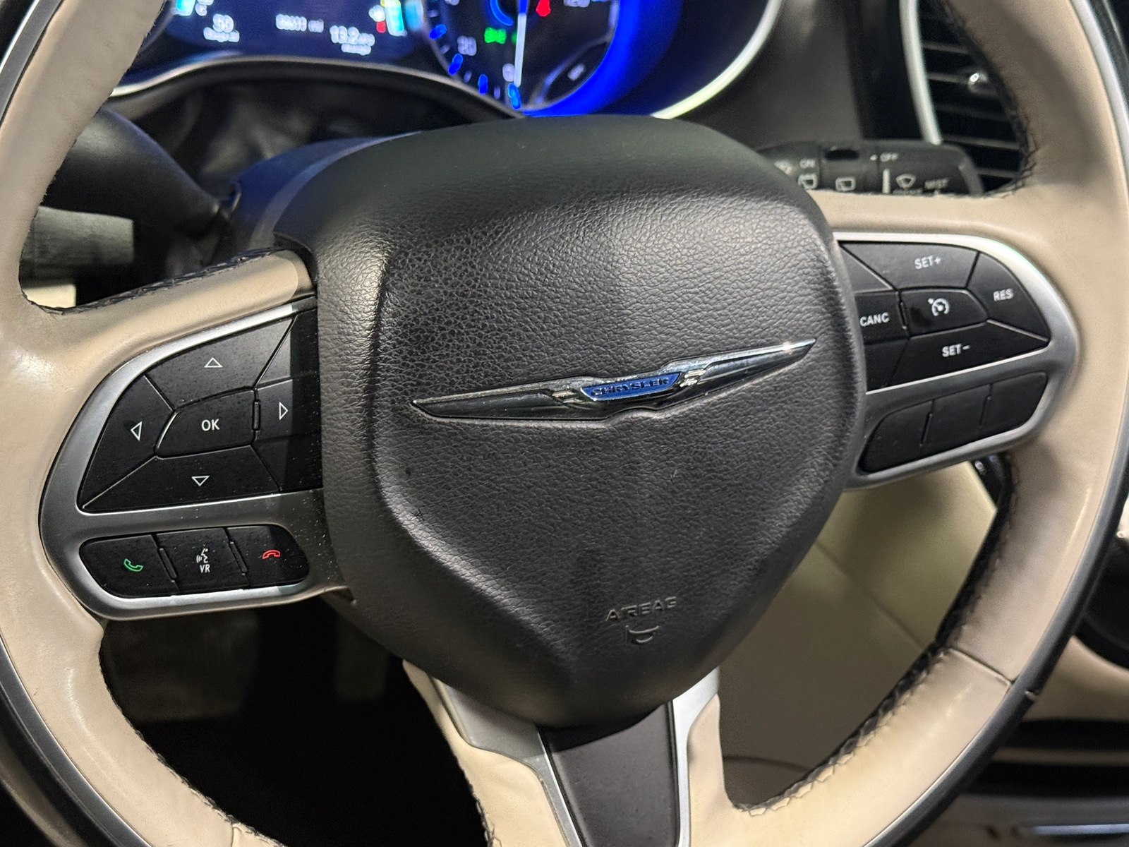 Thumbnail: 2018 Chrysler Pacifica - 4