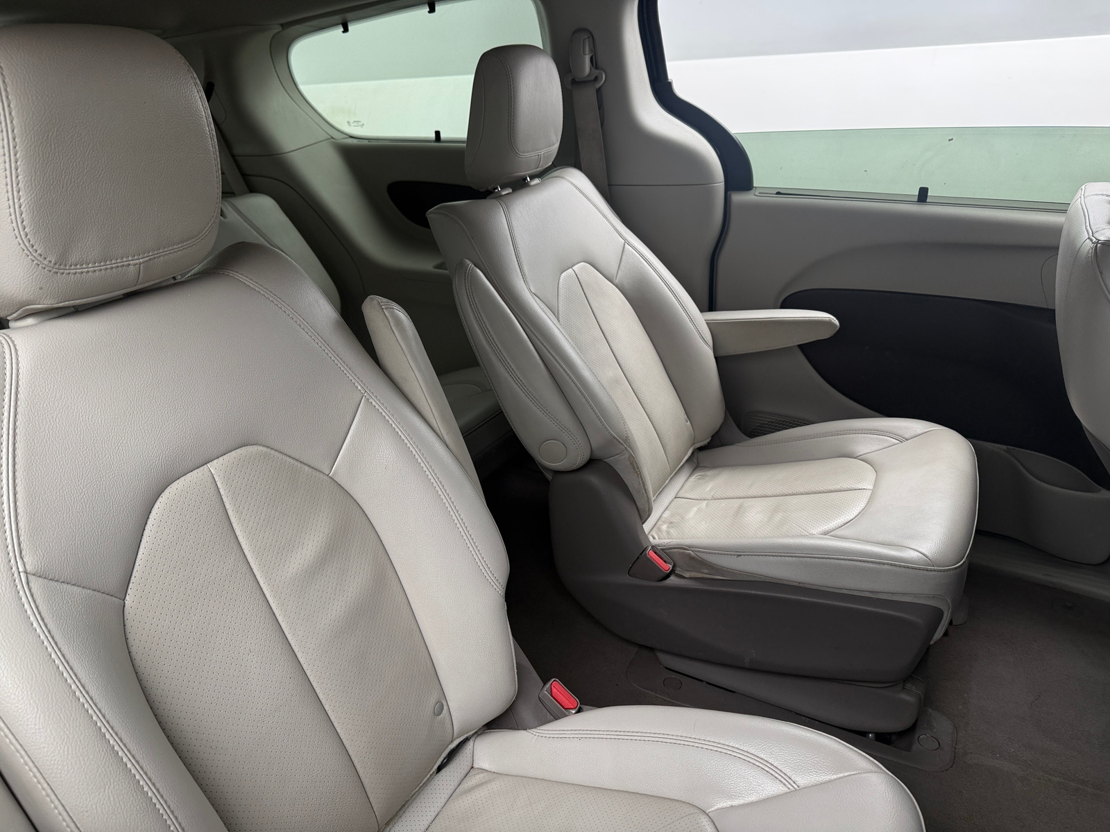 Thumbnail: 2021 Chrysler Pacifica - 5