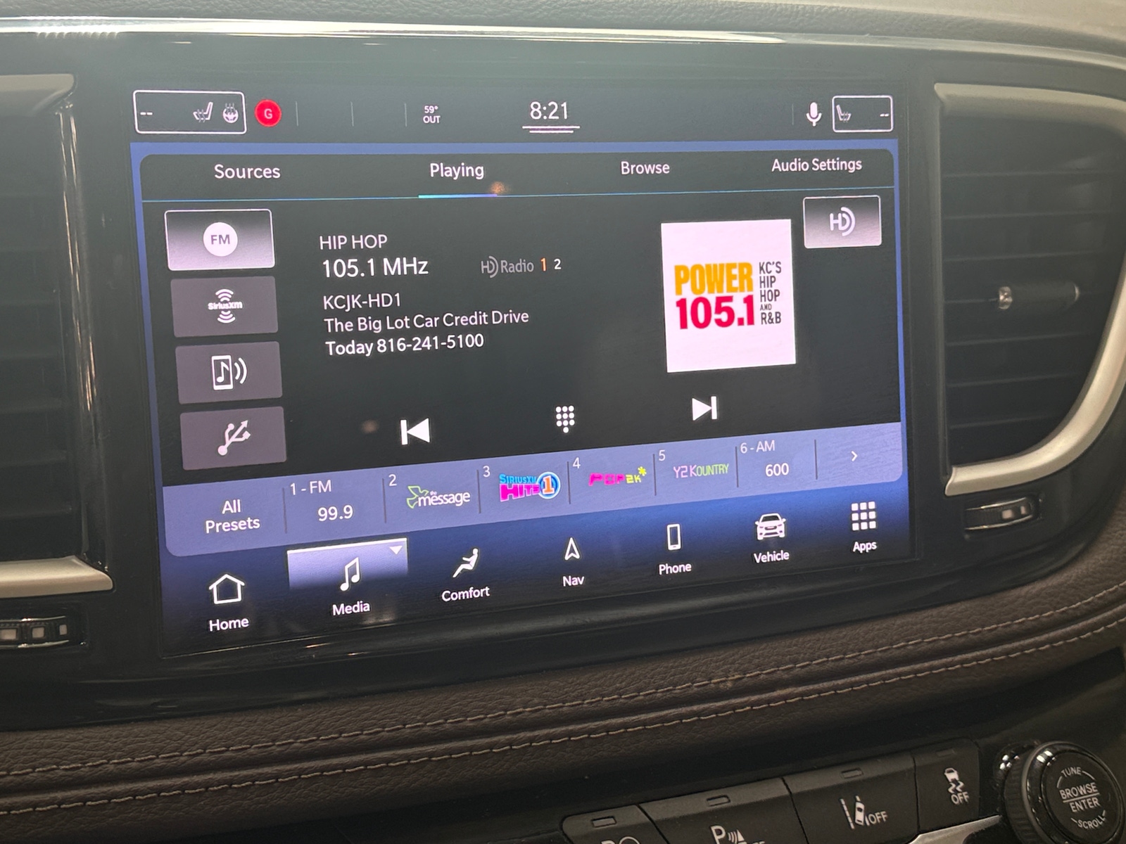 Thumbnail: 2021 Chrysler Pacifica - 3