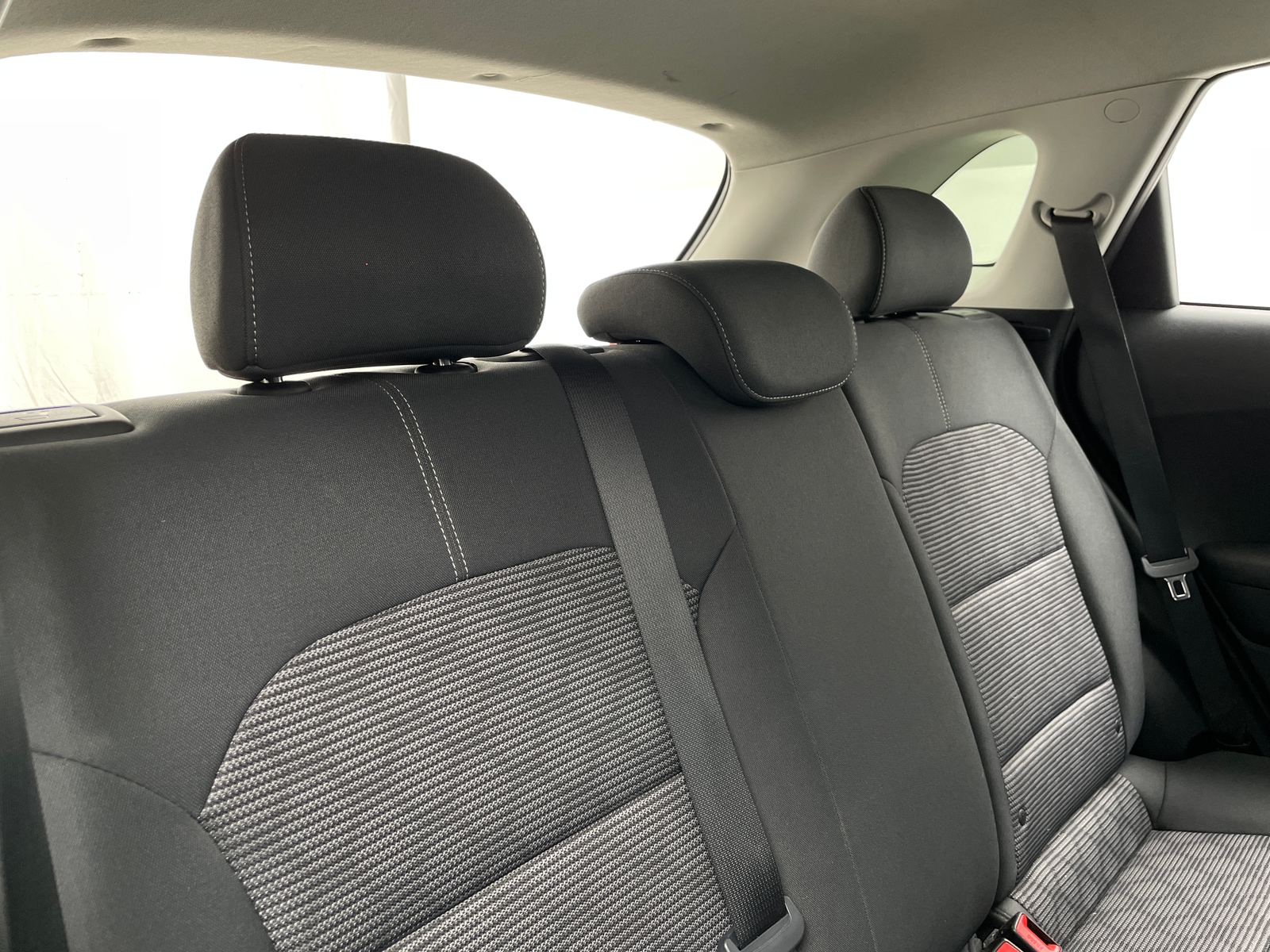 Thumbnail: 2022 Kia Niro - 6