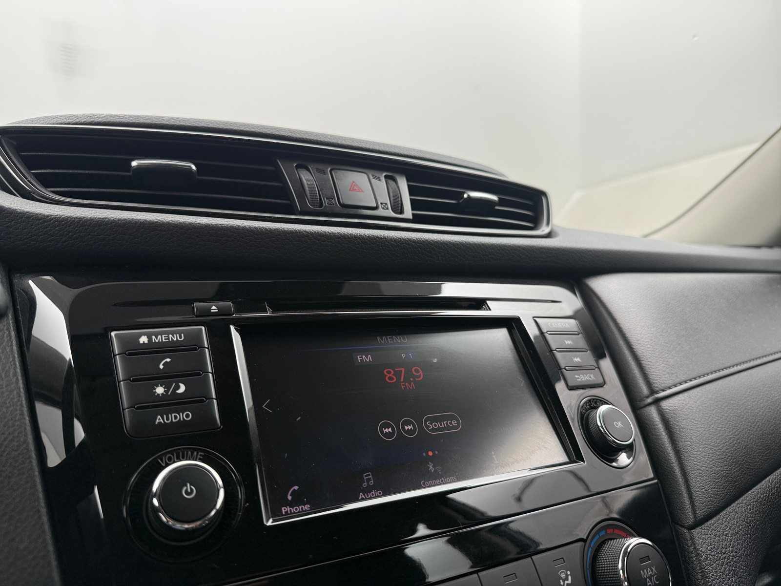 Thumbnail: 2019 Nissan Rogue - 4