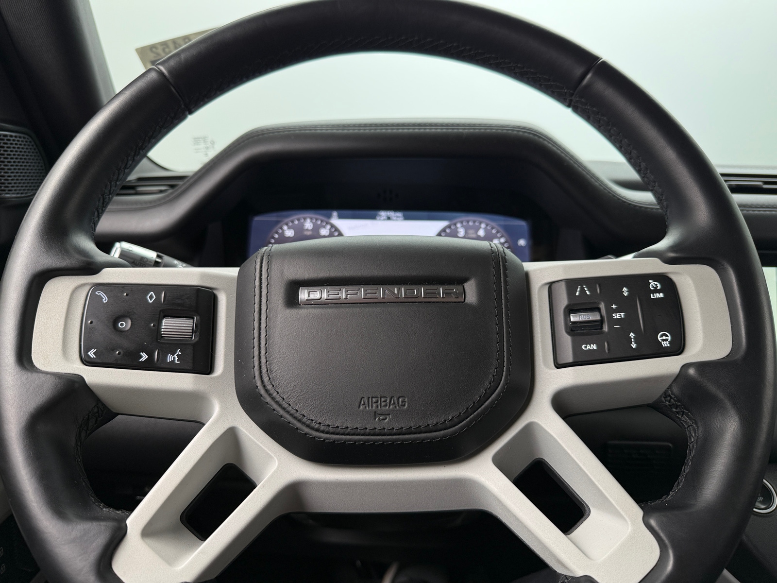 Thumbnail: 2020 Land Rover Defender - 4