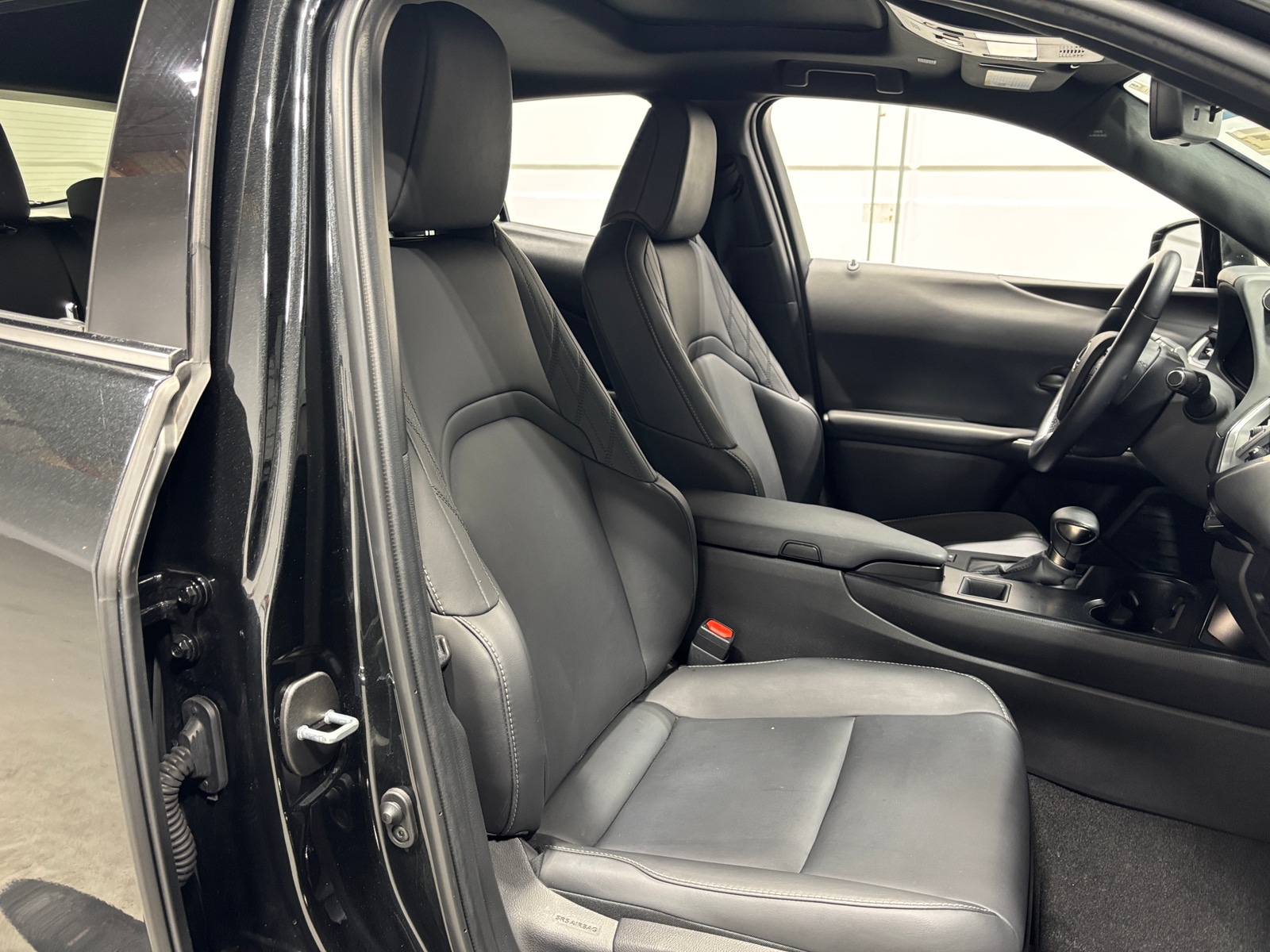 Thumbnail: 2024 Lexus UX - 2