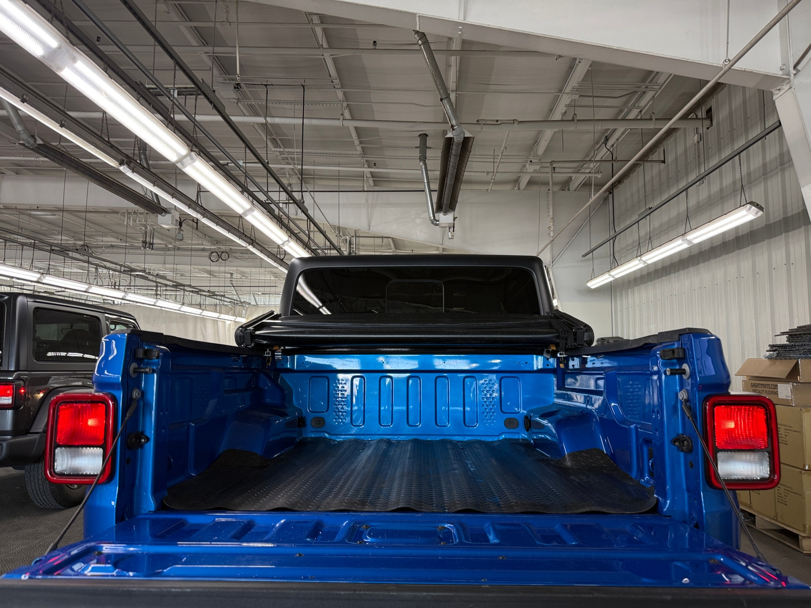 Thumbnail: 2023 Jeep Gladiator - 6