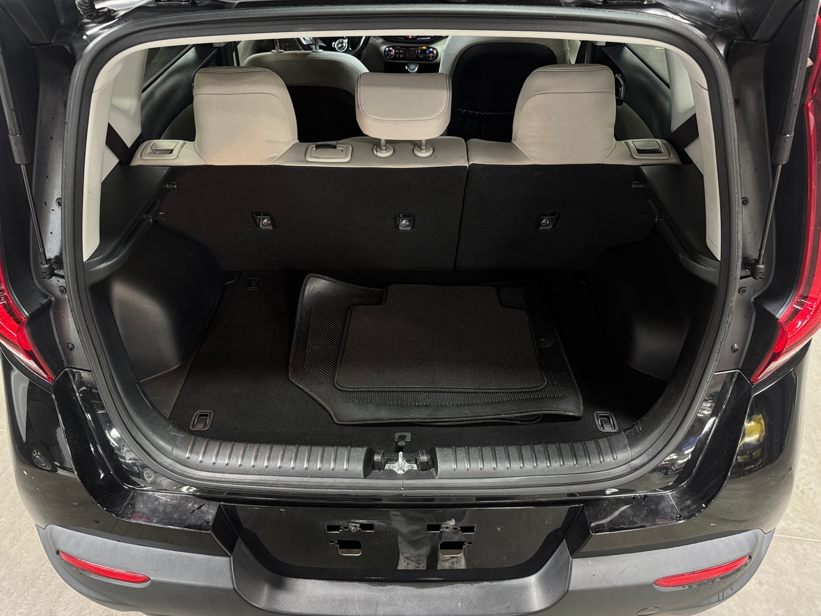 Thumbnail: 2022 Kia Soul - 7