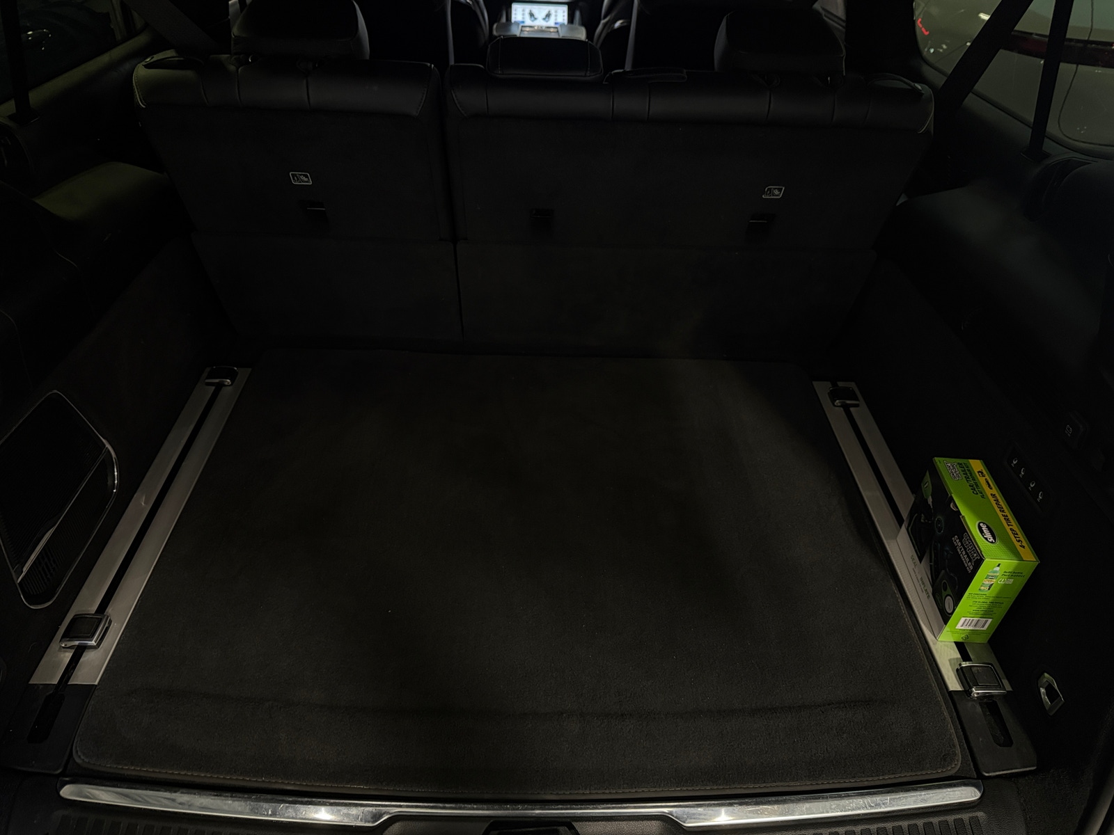 Thumbnail: 2023 Jeep Grand Wagoneer L - 6