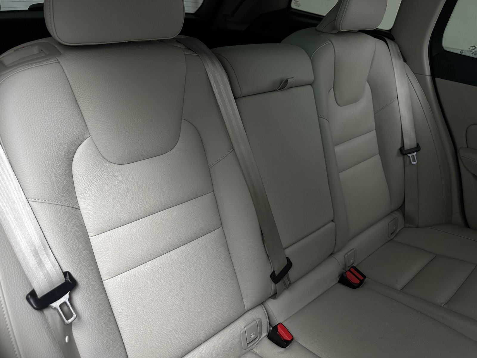 Thumbnail: 2025 Volvo V60 - 5