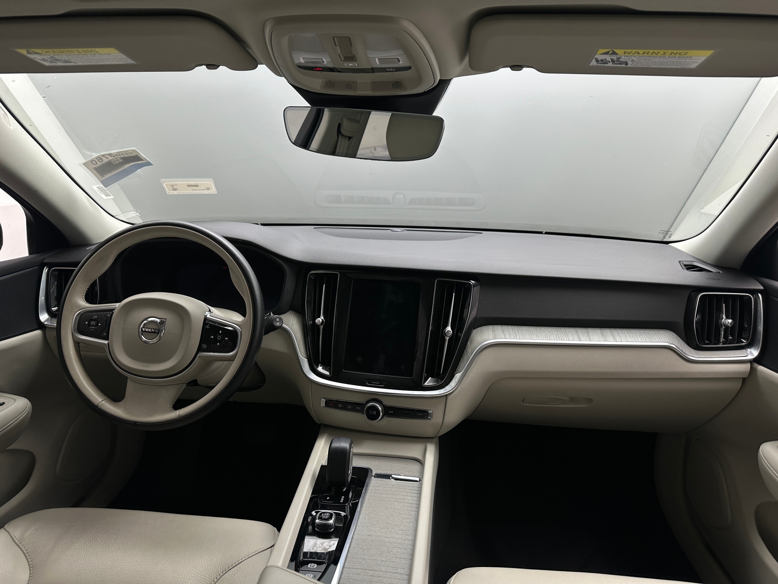 Thumbnail: 2025 Volvo V60 - 2