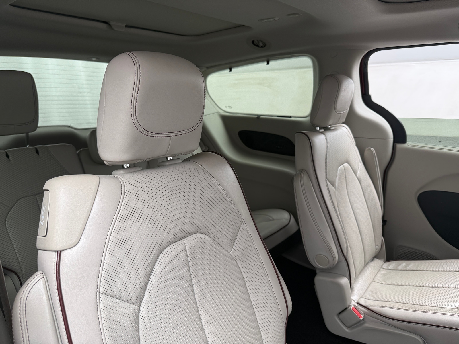 Thumbnail: 2018 Chrysler Pacifica - 5