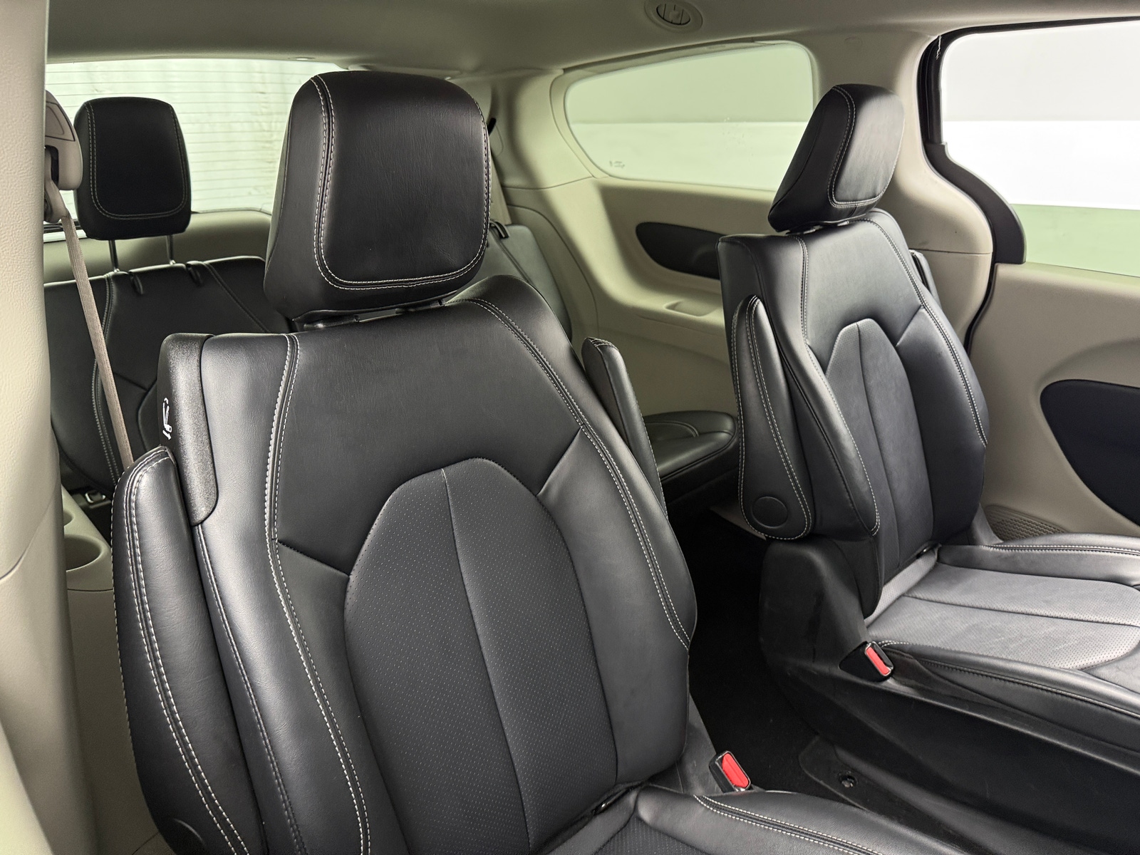 Thumbnail: 2024 Chrysler Pacifica - 5