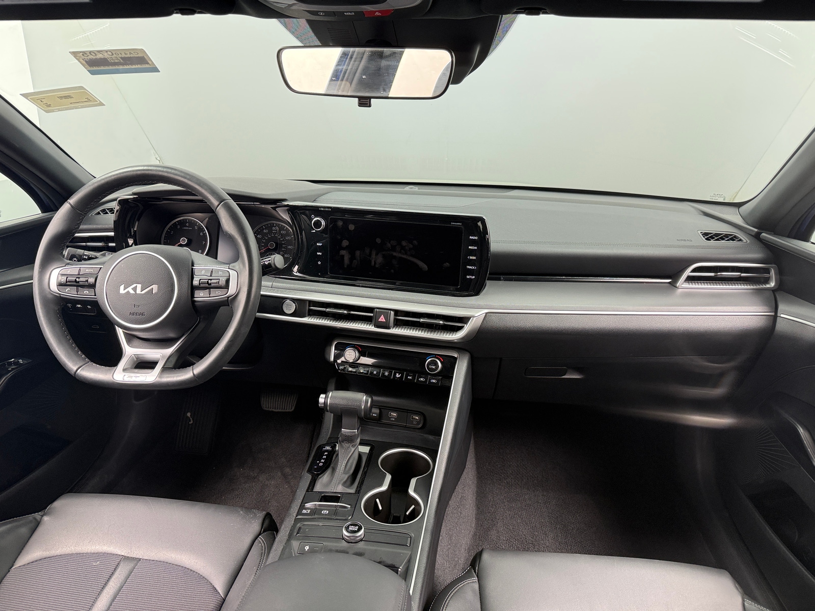 Thumbnail: 2023 Kia K5 - 3