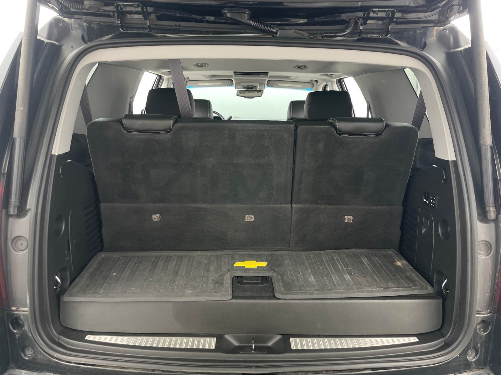 Thumbnail: 2017 Chevrolet Tahoe - 6
