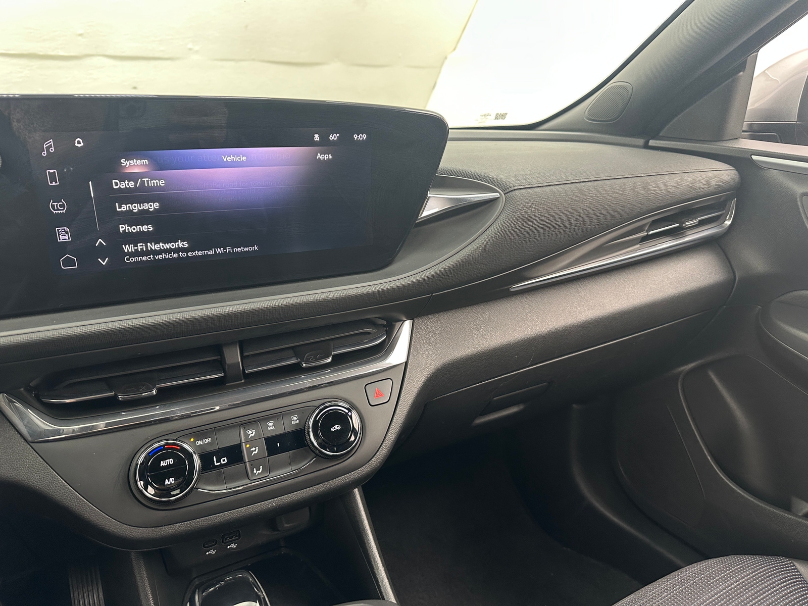 Thumbnail: 2025 Buick Envista - 4