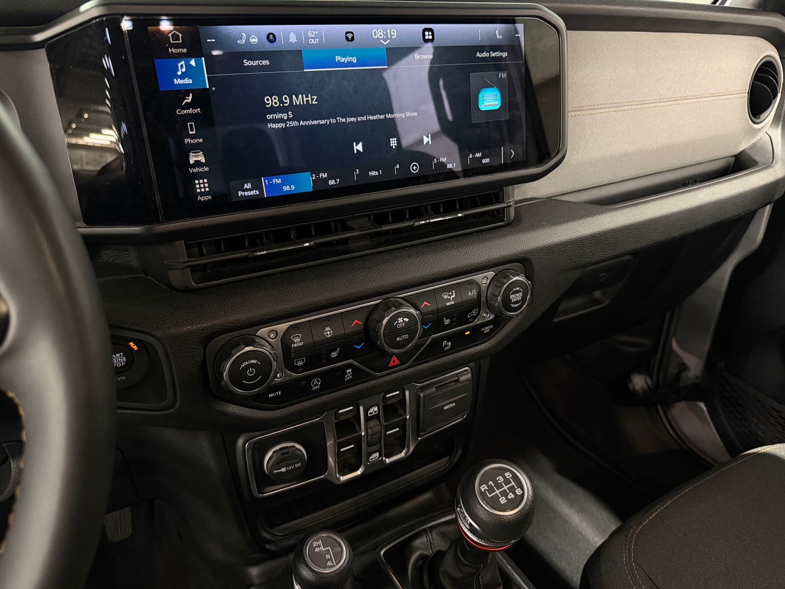 Thumbnail: 2024 Jeep Gladiator - 4